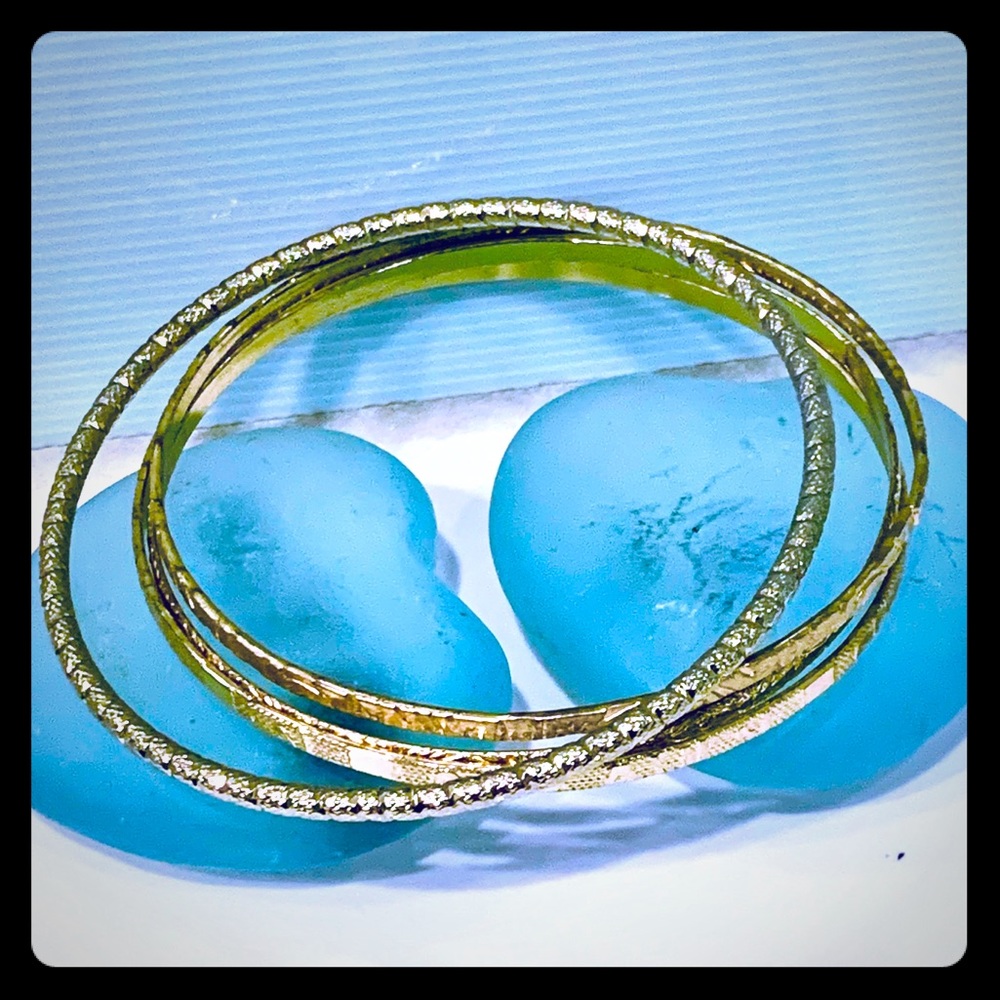 🌈Dangle hoop bracelets